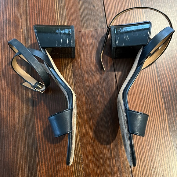 Tory Burch Sandal Size 7.5 - Picture 2 of 6